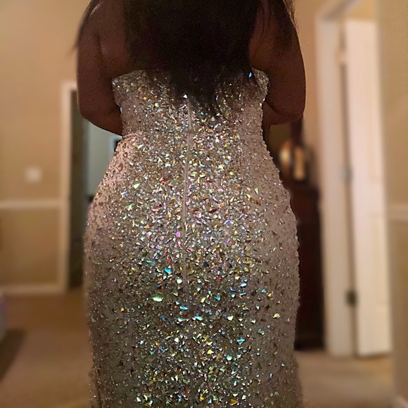 Designer Mermaid Special Occasion Dress. - Picture 4 of 5